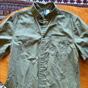 Olive button-down short-sleeve